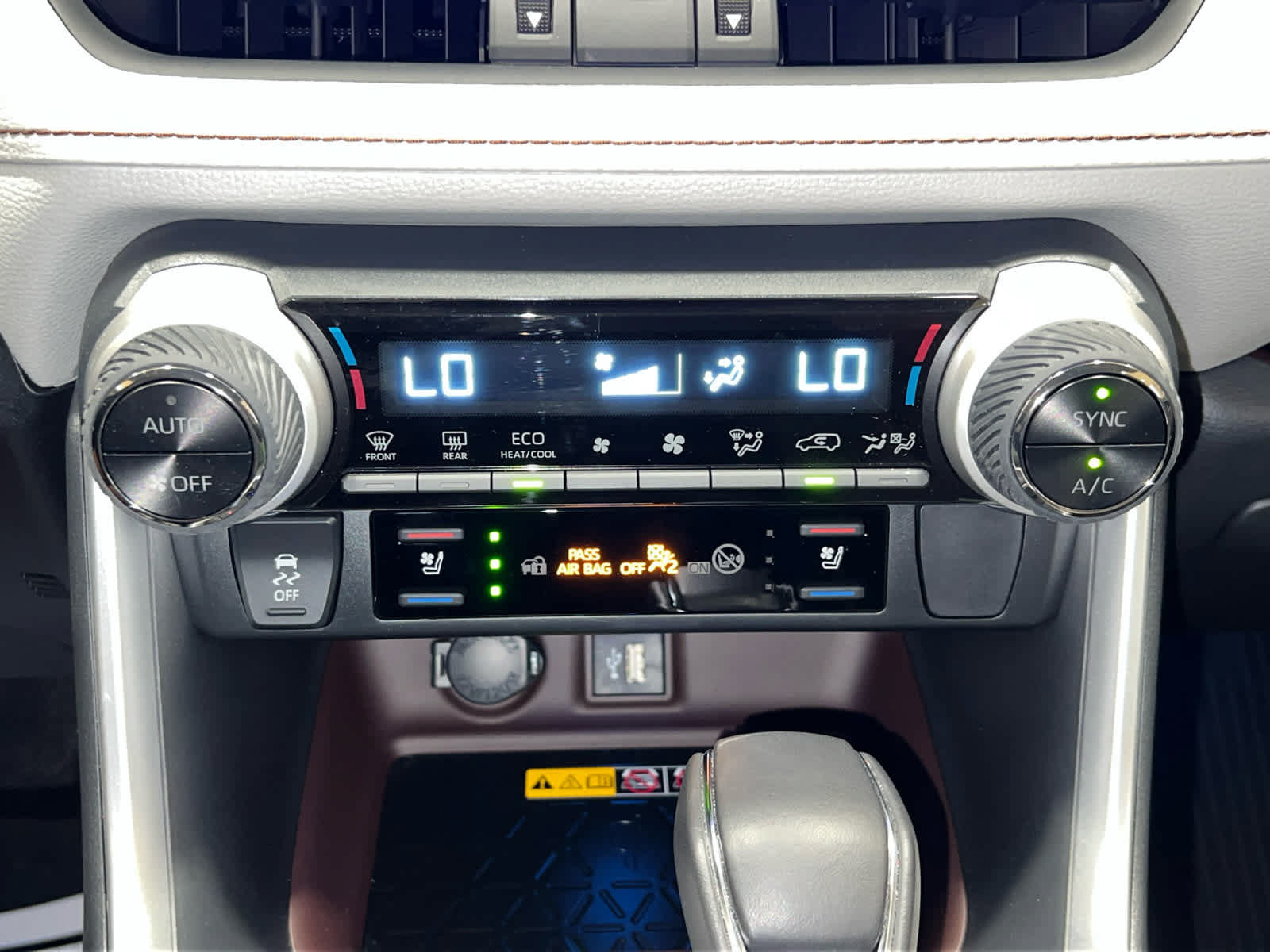 Used 2025 Toyota RAV4 Limited w/ Advanced Technology Package AWD/4WD image 29