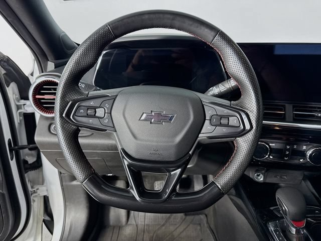 Used 2024 Chevrolet Trax RS w/ Sunroof Package FWD image 12