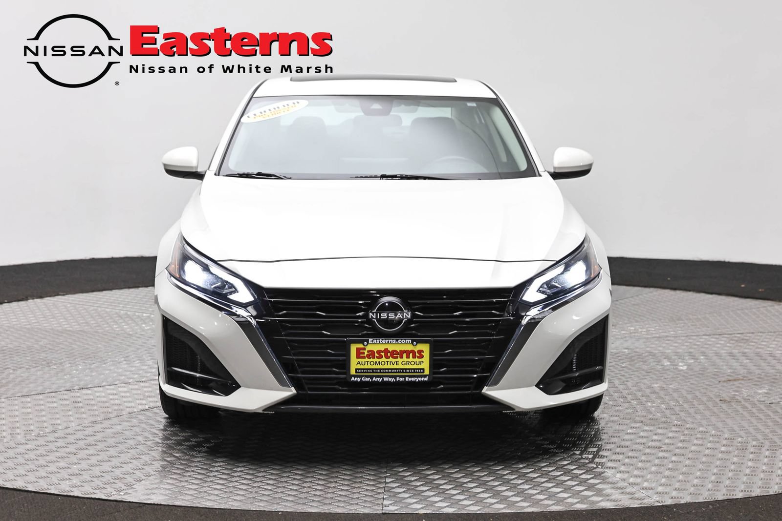 Used 2023 Nissan Altima 2.5 SV w/ SV Premium Package AWD/4WD image 2