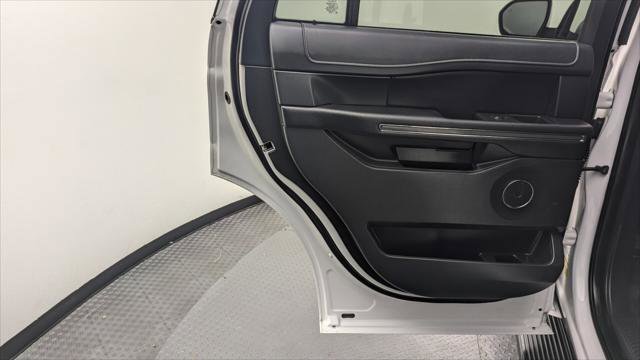 Used 2024 Ford Expedition XLT image 14