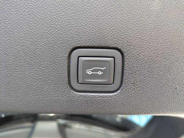 Used 2023 Cadillac XT6 Sport w/ Technology Package image 17