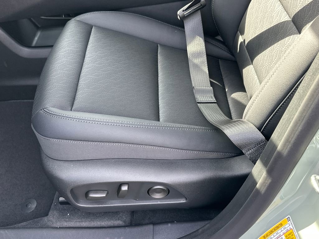 New 2026 Chevrolet Equinox LT w/ Convenience Package II image 12