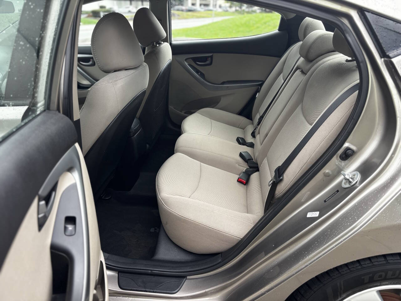 Used 2015 Hyundai Elantra SE FWD image 13