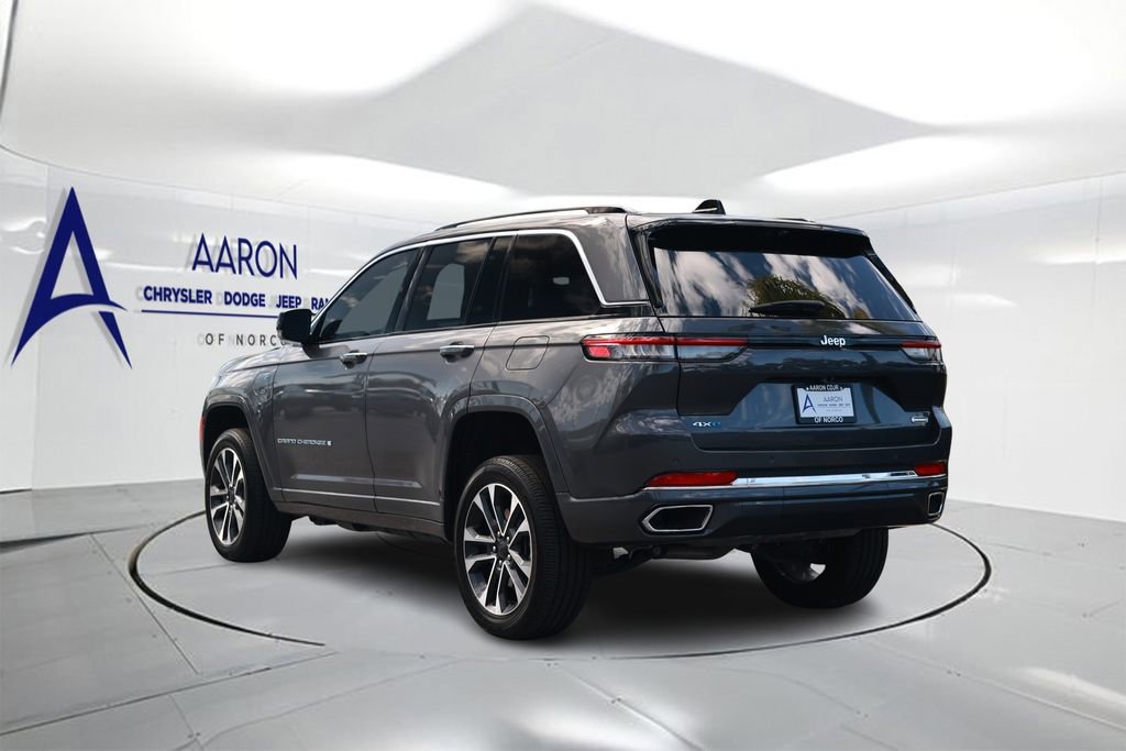Used 2023 Jeep Grand Cherokee Overland w/ Luxury Tech Group IV AWD/4WD image 2