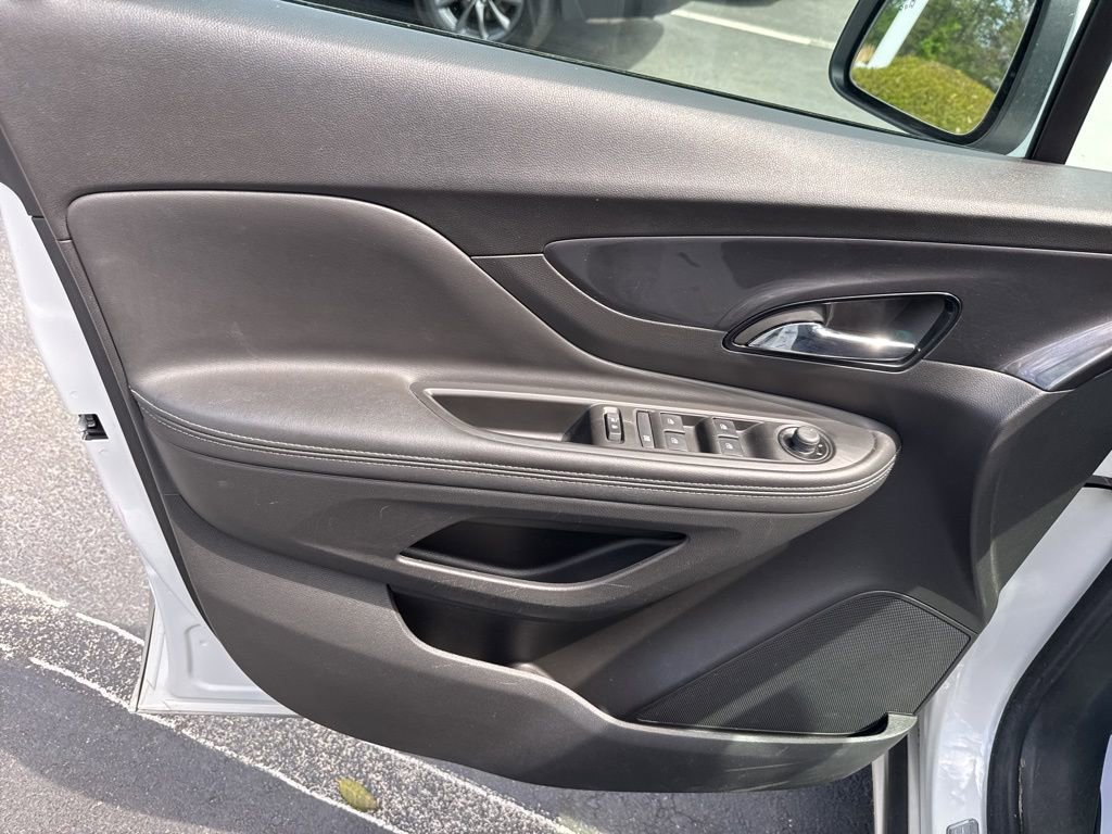 Used 2022 Buick Encore Preferred w/ Safety Package II image 20