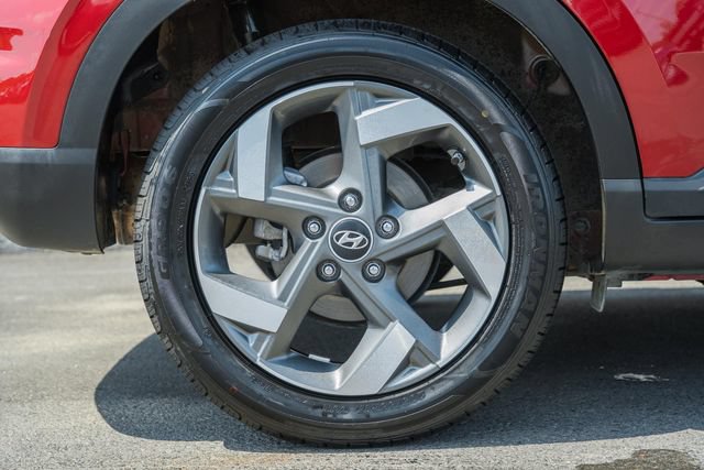 Used 2024 Hyundai Venue SEL FWD image 18