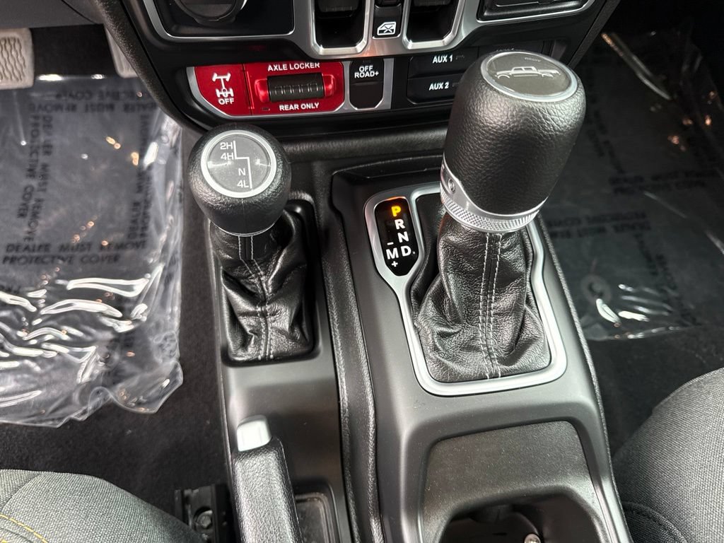 Certified 2025 Jeep Gladiator Overland AWD/4WD image 15