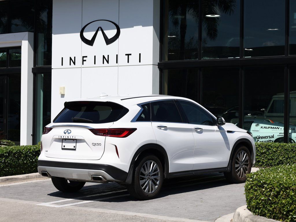 Certified 2025 INFINITI QX50 Pure AWD/4WD image 4