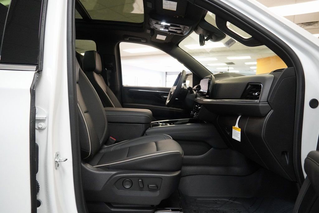 New 2025 Chevrolet Suburban Premier image 56