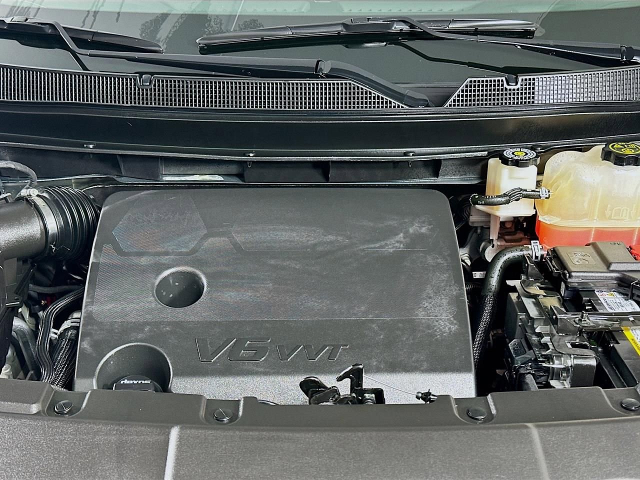 Used 2023 Chevrolet Traverse LS image 21