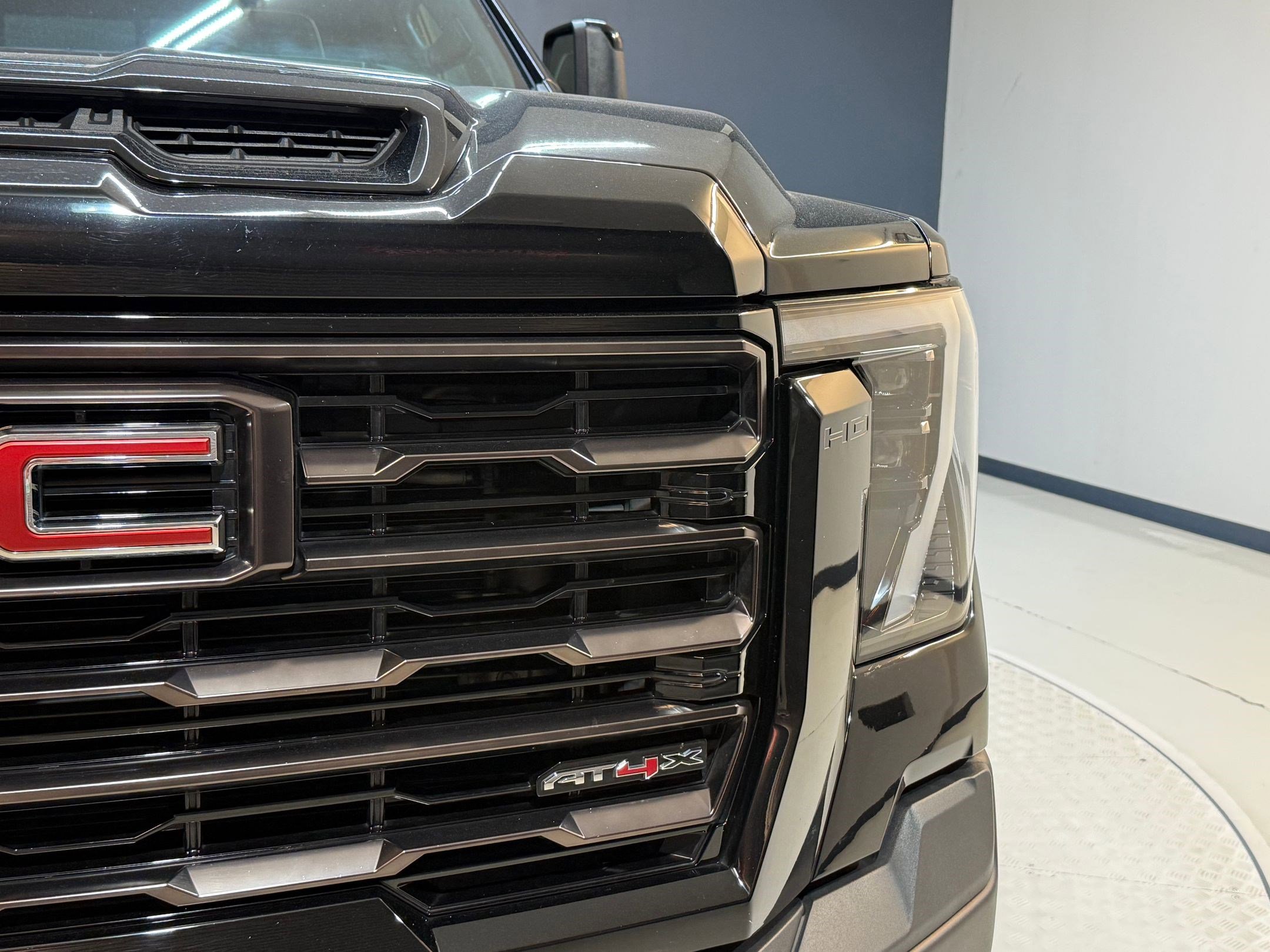 Used 2024 GMC Sierra 2500 AT4X w/ AT4X AEV Edition image 21