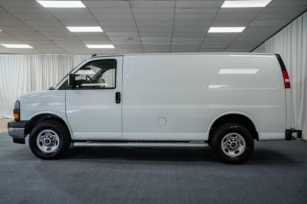 Used 2024 GMC Savana 2500 w/ Driver Convenience Package image 5