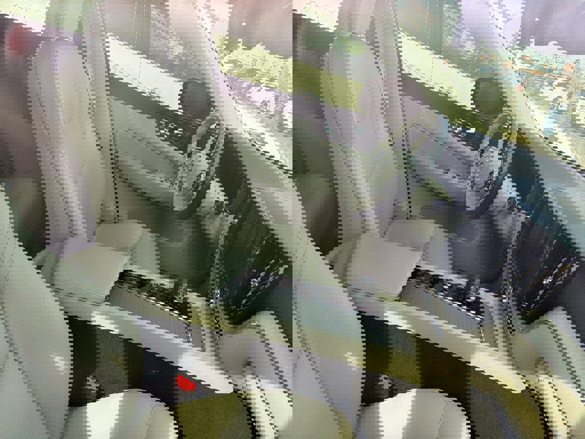 Used 2025 Volvo XC60 T8 Plus w/ Protection Package Premier image 6