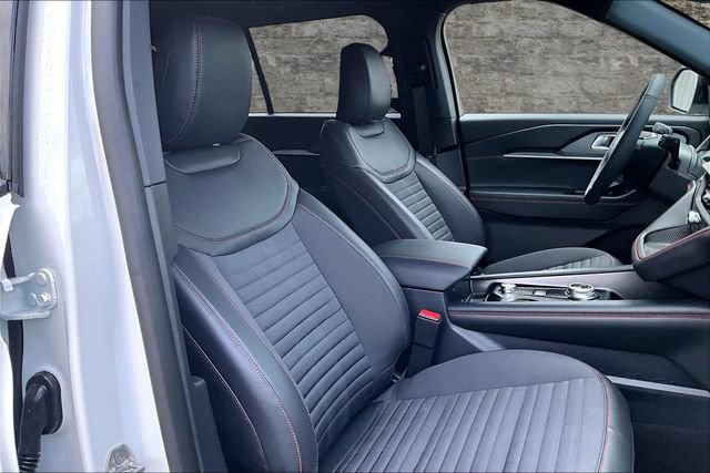 New 2026 Ford Explorer ST-Line w/ ST-Line Street Pack AWD/4WD image 11
