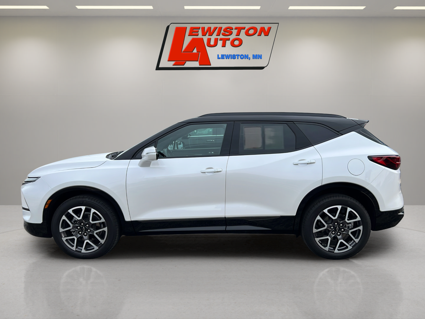 Certified 2025 Chevrolet Blazer RS w/ Enhanced Convenience Package AWD/4WD image 10