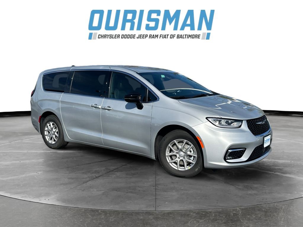 New 2026 Chrysler Pacifica Select