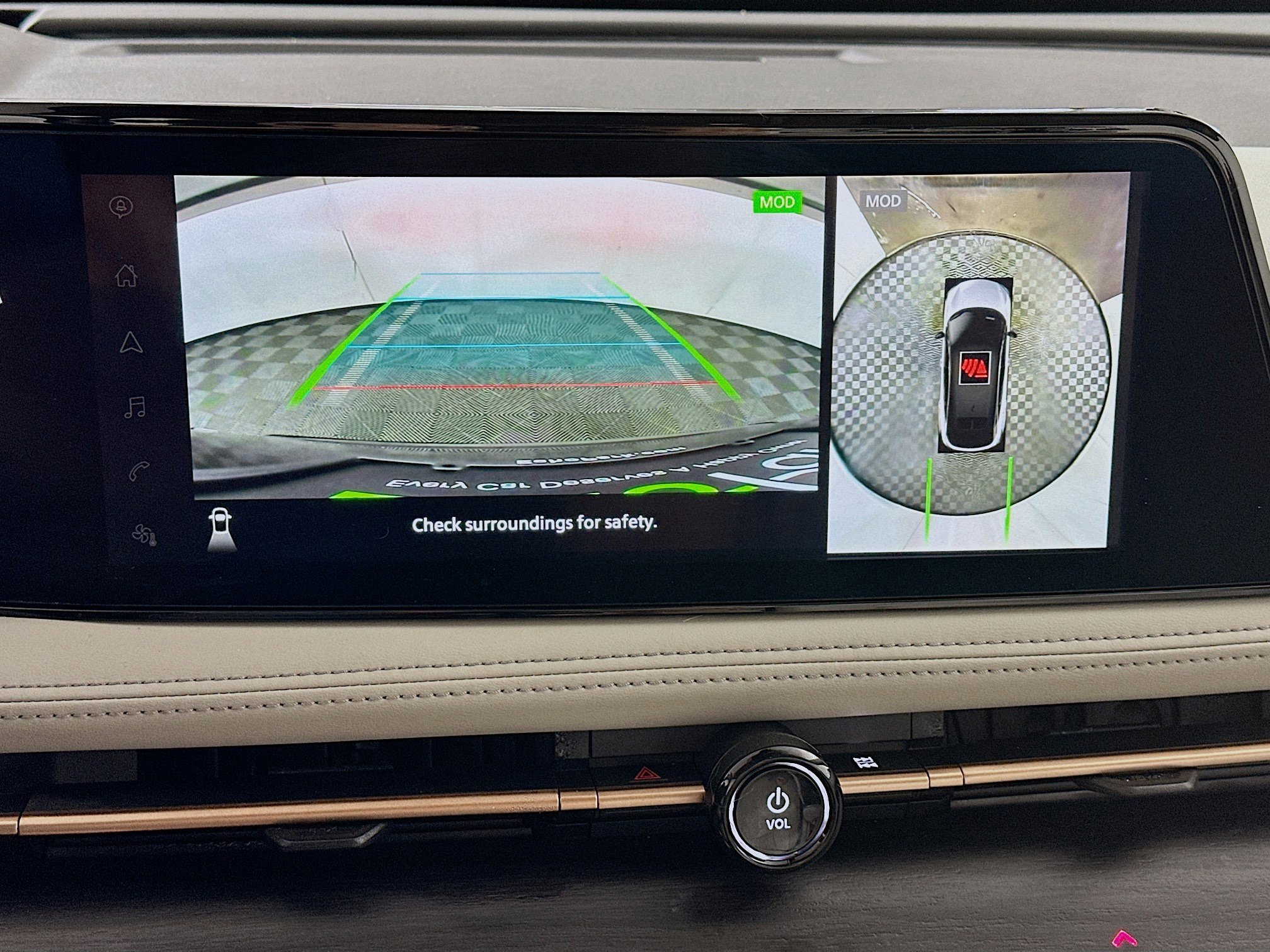 Used 2024 Nissan Ariya AWD image 23