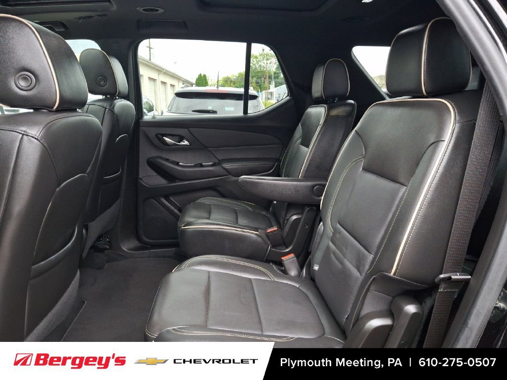 Used 2023 Chevrolet Traverse Premier FWD image 14
