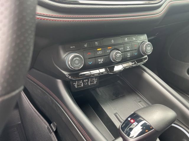 Used 2024 Dodge Durango R/T RWD image 27