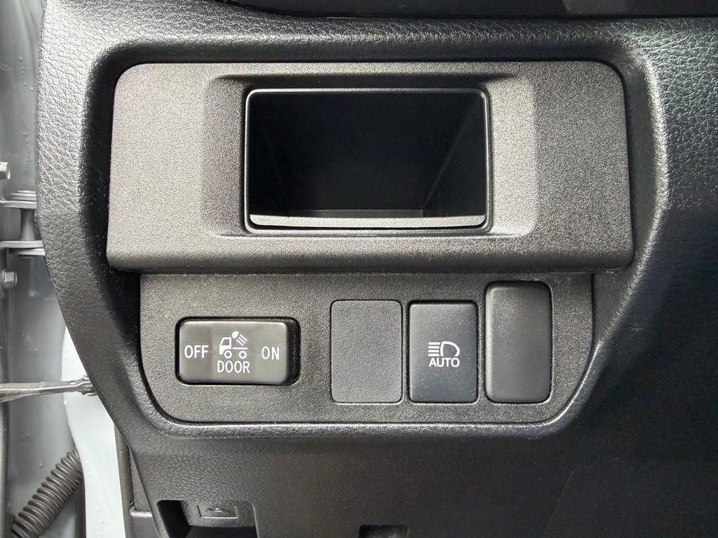 Used 2019 Toyota Tacoma SR5 AWD/4WD image 21
