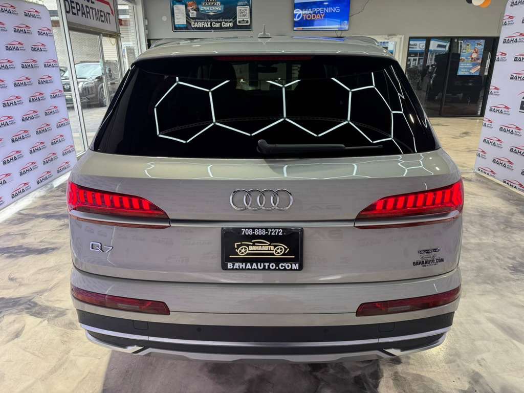 Used 2024 Audi Q7 Premium Plus image 13