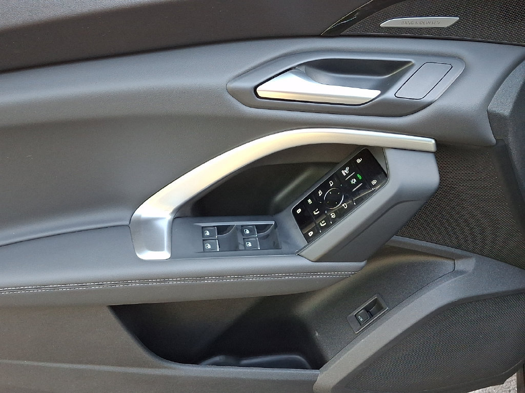 Certified 2025 Audi Q5 Prestige AWD/4WD image 18