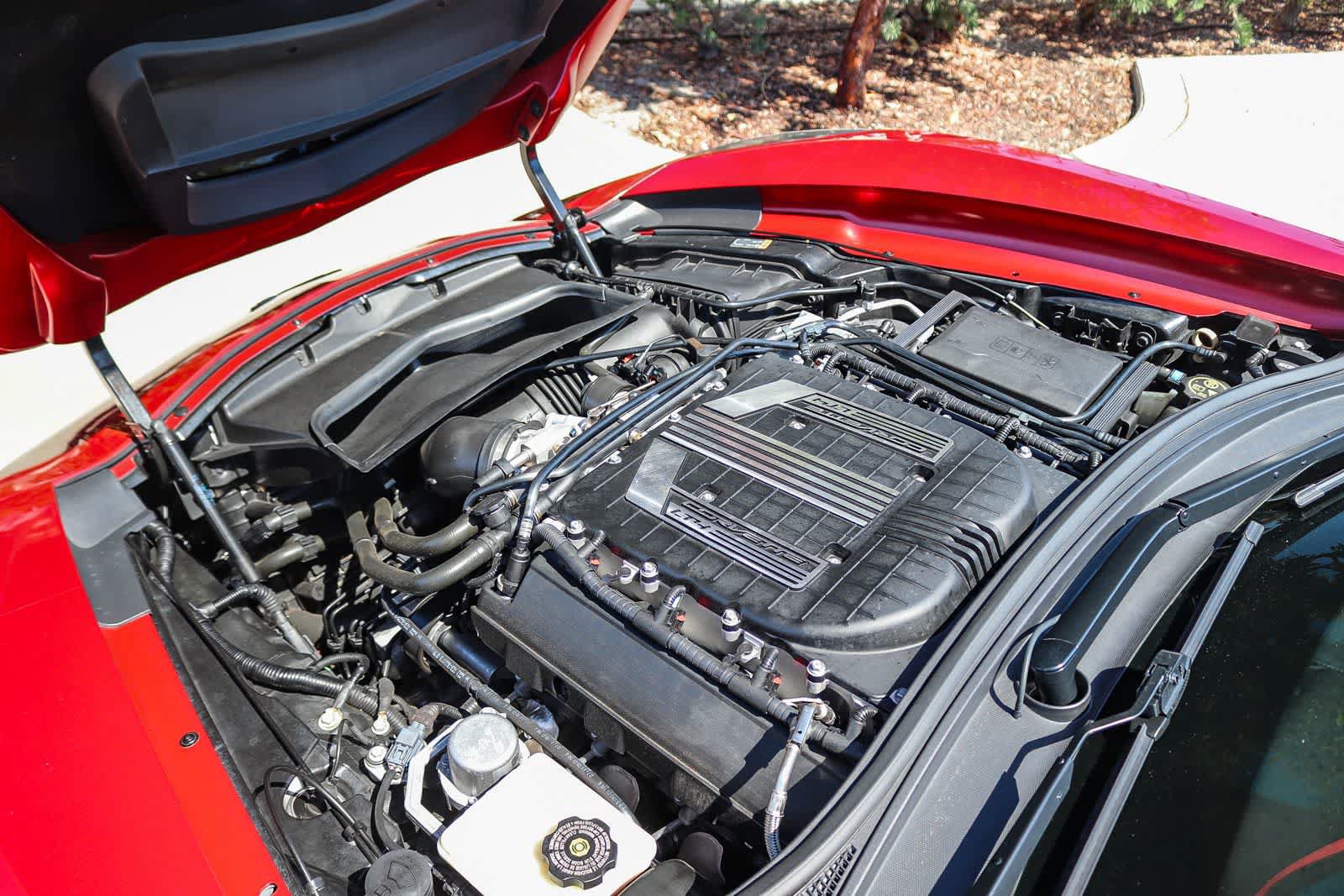 Used 2015 Chevrolet Corvette Z06 w/ 3LZ Preferred Equipment Group RWD image 19