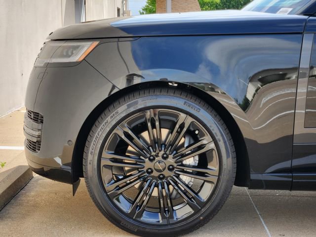 New 2026 Land Rover Range Rover Long Wheelbase SE image 6