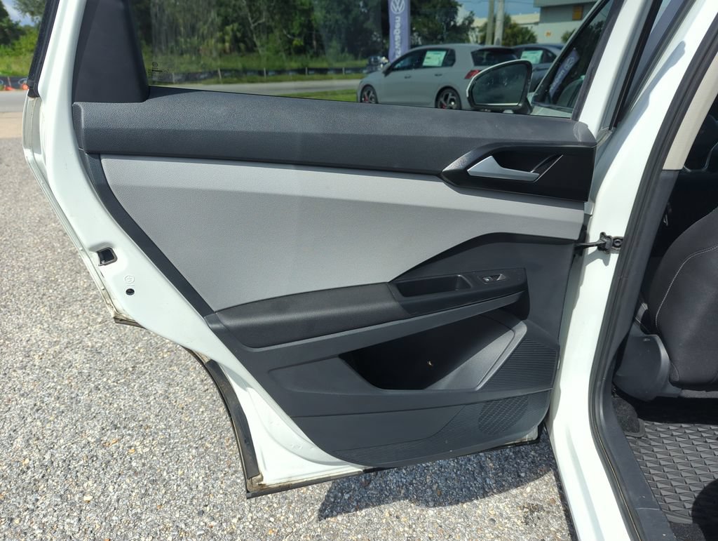 Certified 2023 Volkswagen Taos SE w/ Panoramic Sunroof Package FWD image 29