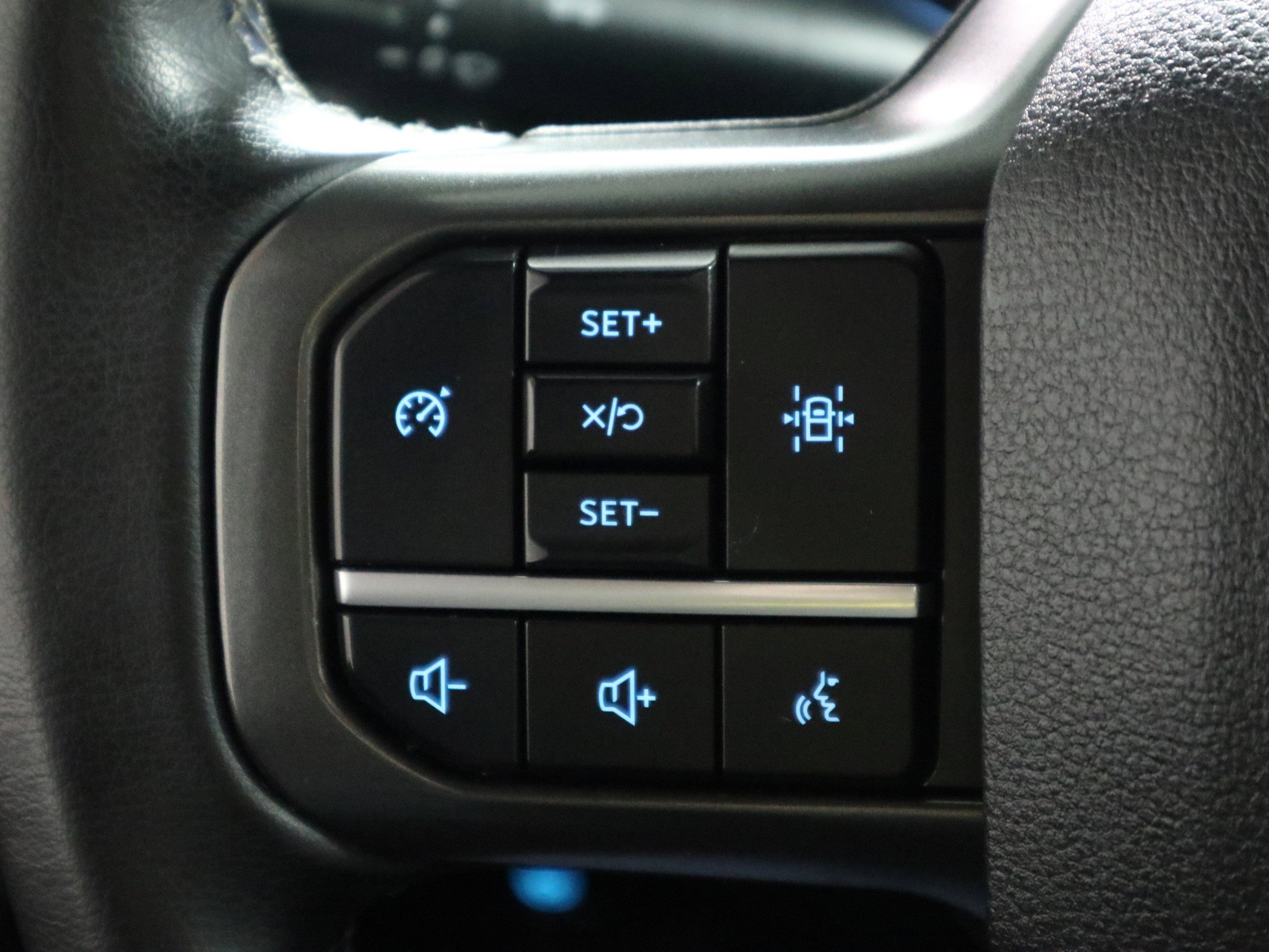 Used 2024 Ford F150 XLT w/ XLT Black Appearance Package image 27