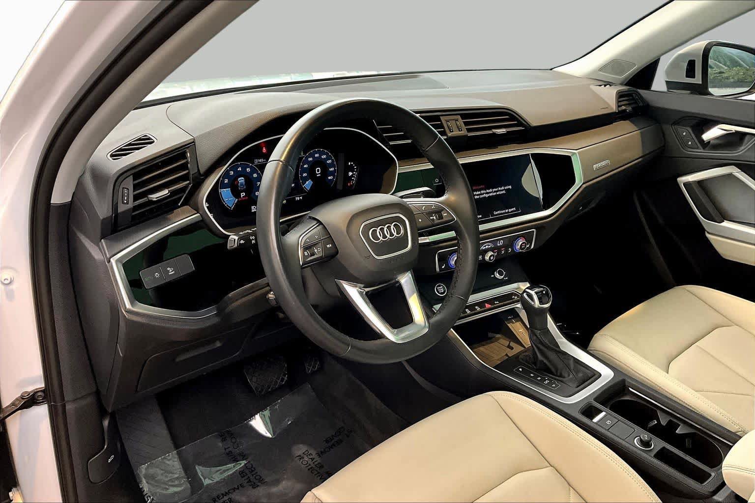 Used 2024 Audi Q3 2.0T Premium w/ Convenience Package AWD/4WD image 18
