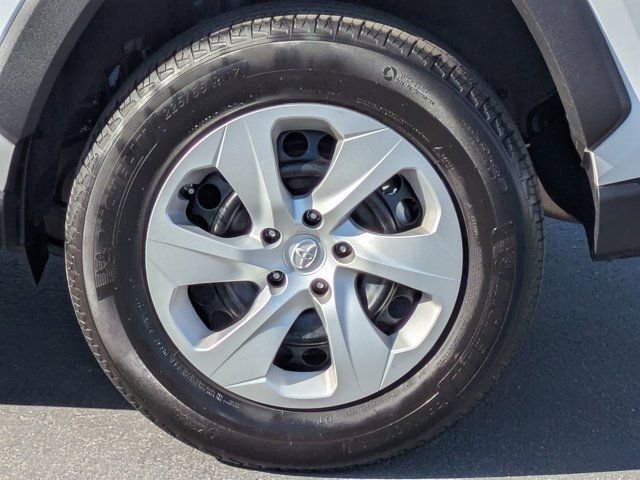 Used 2024 Toyota RAV4 LE image 13