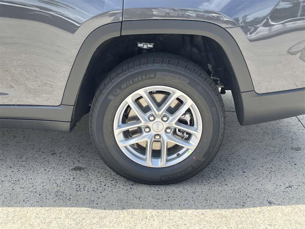 New 2025 Jeep Grand Cherokee L Laredo image 41