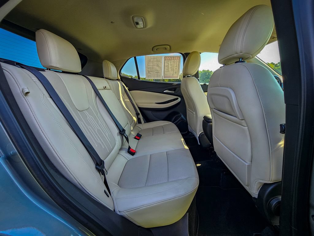 Used 2024 Buick Encore GX Avenir w/ Avenir Convenience Package AWD/4WD image 38