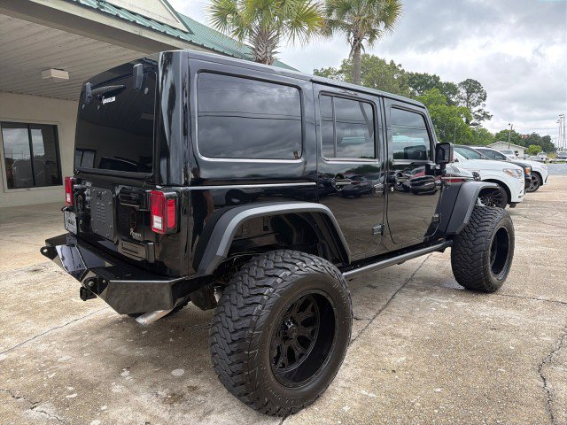 Used 2018 Jeep Wrangler Unlimited Rubicon w/ Connectivity Group AWD/4WD image 7