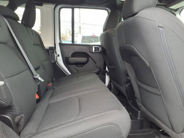 Used 2023 Jeep Wrangler Unlimited w/ Sun & Screen Package image 15