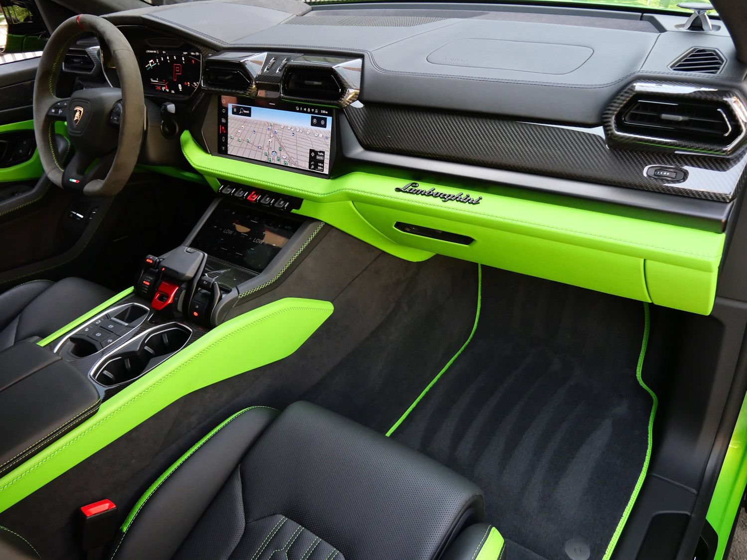 Used 2026 Lamborghini Urus S AWD/4WD image 28