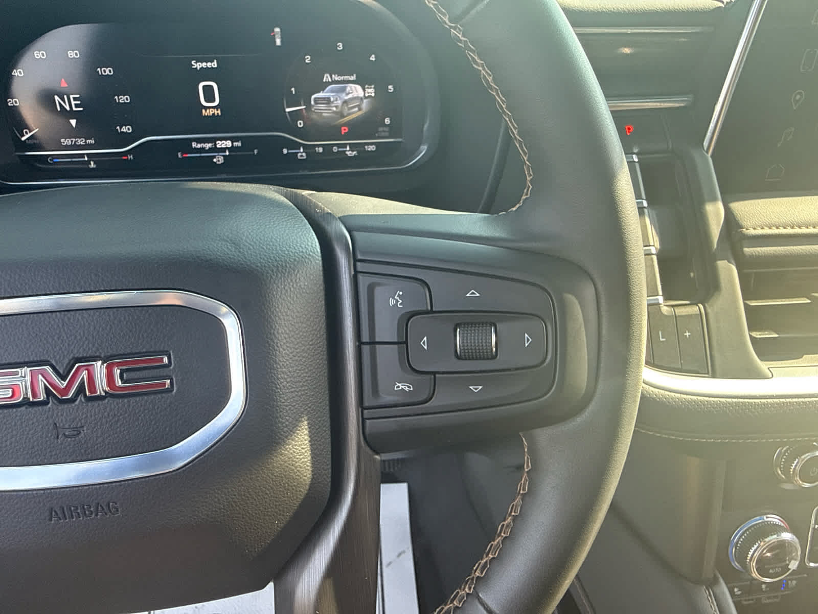 Certified 2024 GMC Yukon AT4 w/ Technology Package AWD/4WD image 18