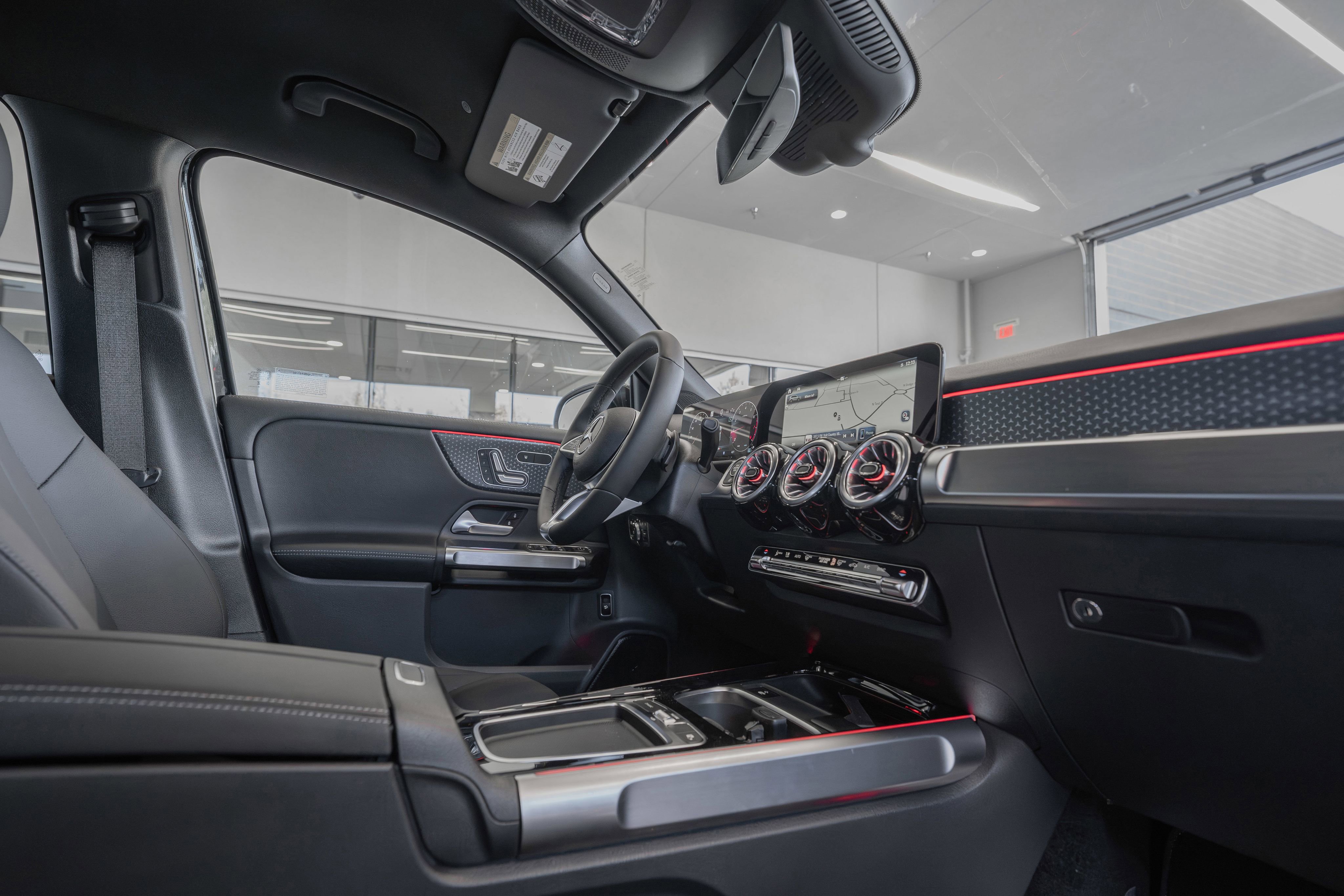 Certified 2025 Mercedes-Benz GLB 250 image 17