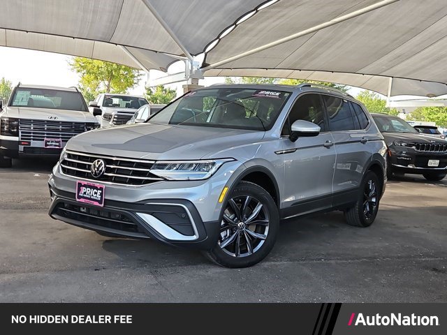 Used 2023 Volkswagen Tiguan SE w/ Panoramic Sunroof Package
