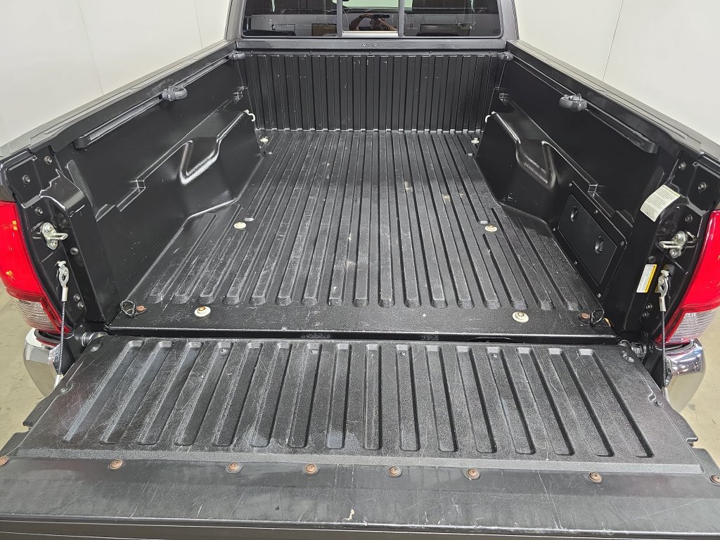 Used 2021 Toyota Tacoma SR5 RWD image 25