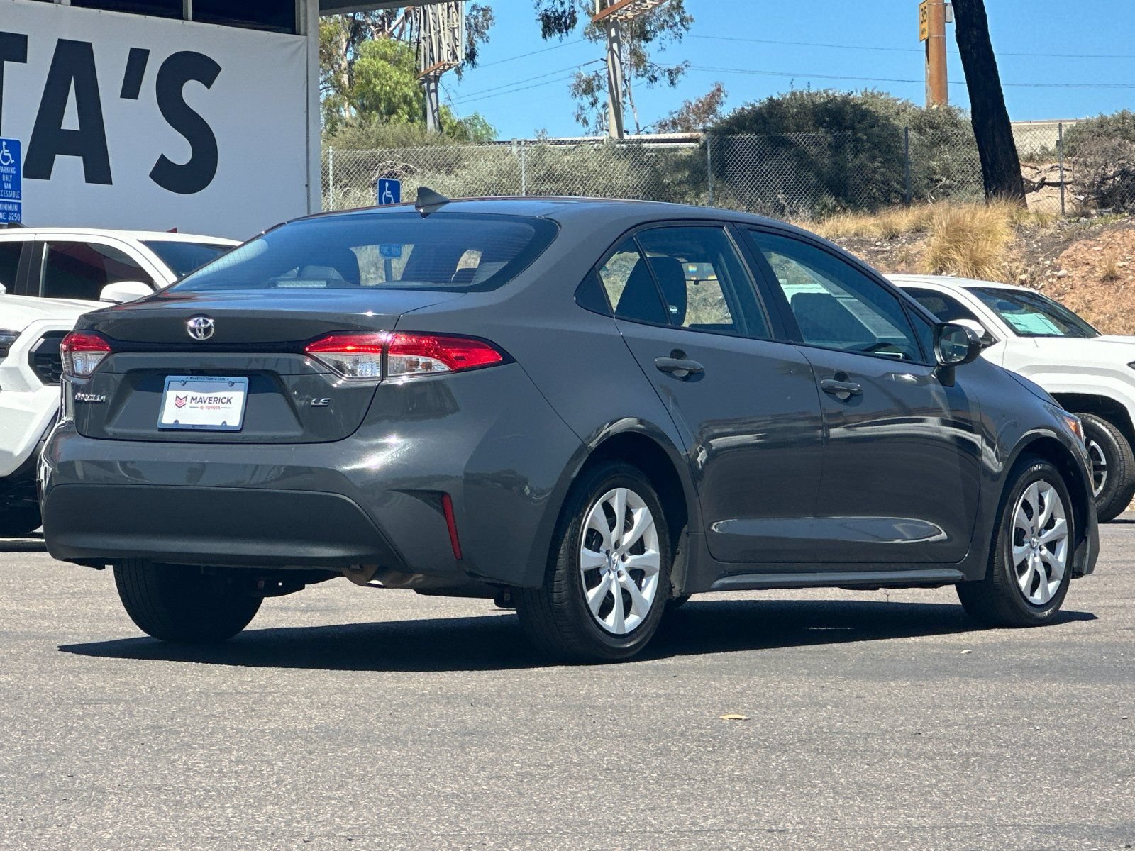 Used 2025 Toyota Corolla LE FWD image 5