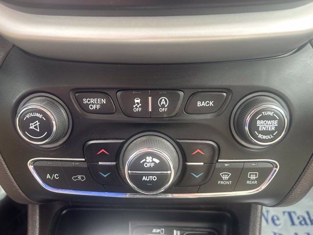 Used 2018 Jeep Cherokee Overland w/ Technology Group AWD/4WD image 30