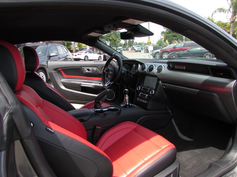 Used 2022 Ford Mustang GT Premium w/ Equipment Group 401A RWD image 30