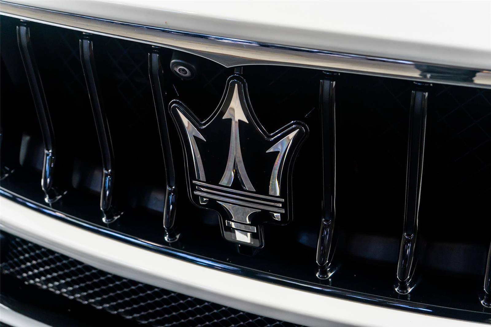 Used 2023 Maserati Ghibli Modena RWD image 25