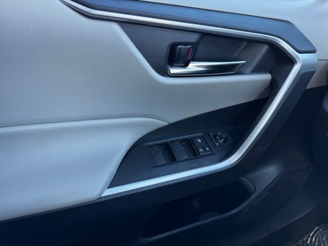 Used 2021 Toyota RAV4 XLE w/ Convenience Package image 29