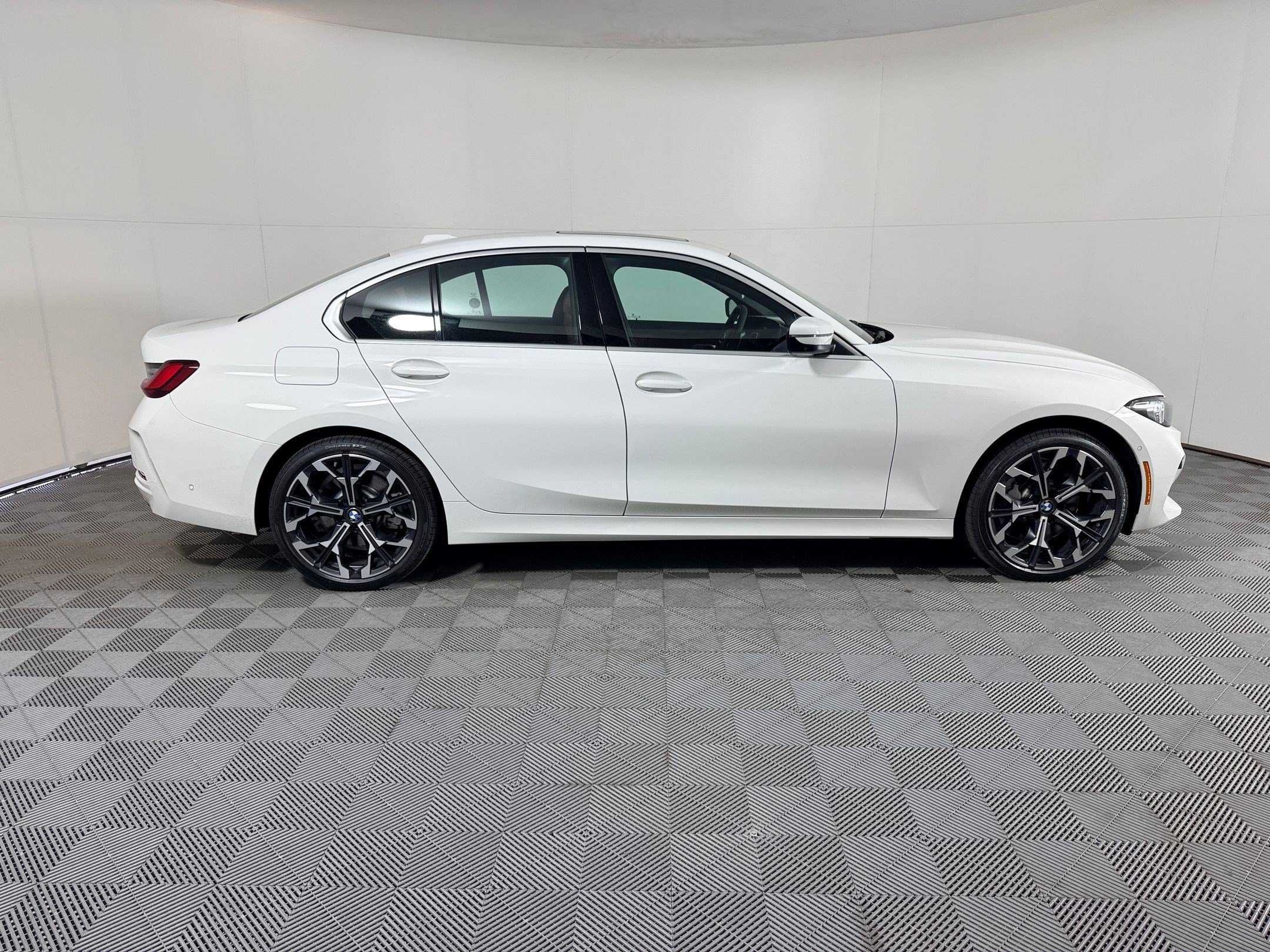 Used 2026 BMW 330i xDrive Sedan w/ Premium Package AWD/4WD image 8
