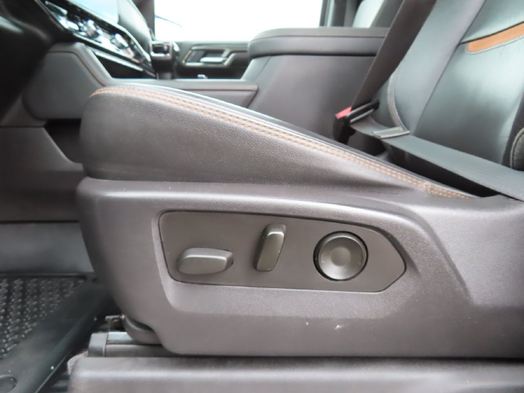 Used 2023 GMC Sierra 1500 AT4 w/ Technology Package AWD/4WD image 7