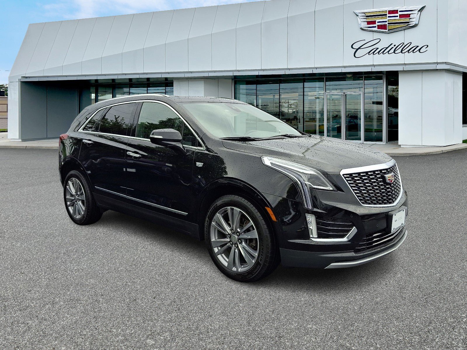 Certified 2024 Cadillac XT5 Premium Luxury w/ LPO, Floor Liner Package AWD/4WD image 7