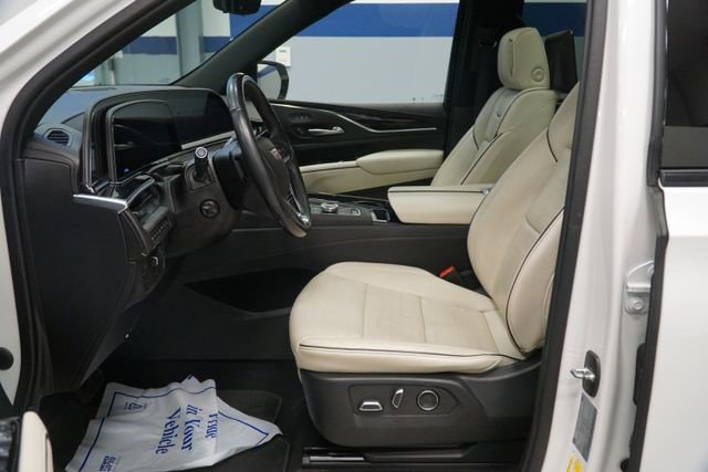 Certified 2021 Cadillac Escalade ESV Sport w/ Driver Assist Tech Package image 14